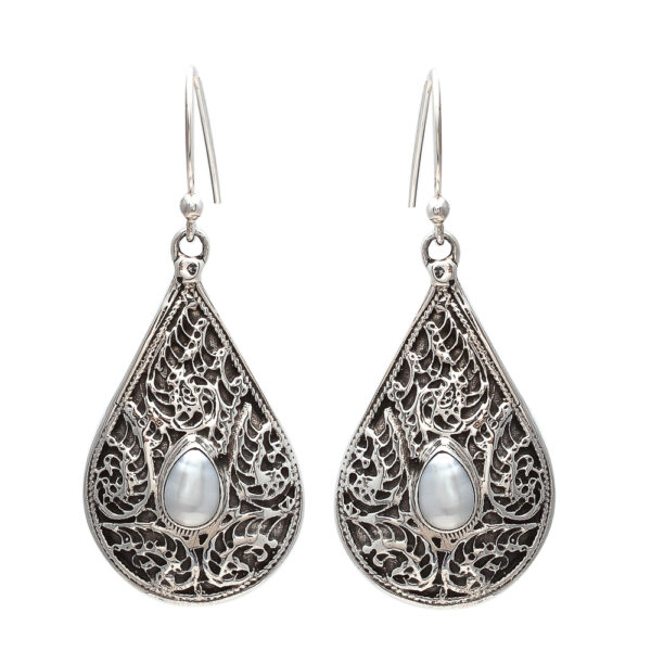 Ivory Glow Pearl Earrings